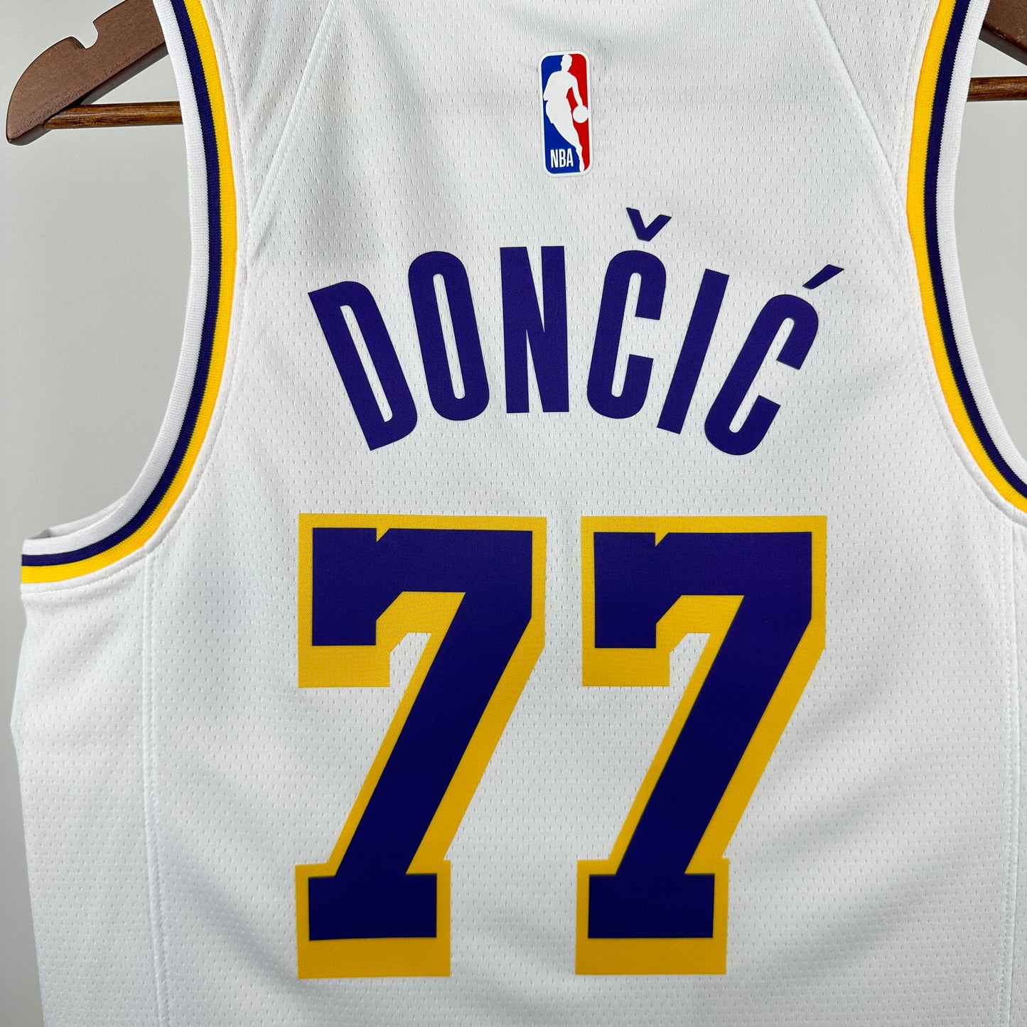 JERSEY LUKA DONCIC - LAKERS 24/25 - ASSOCIATION EDITION