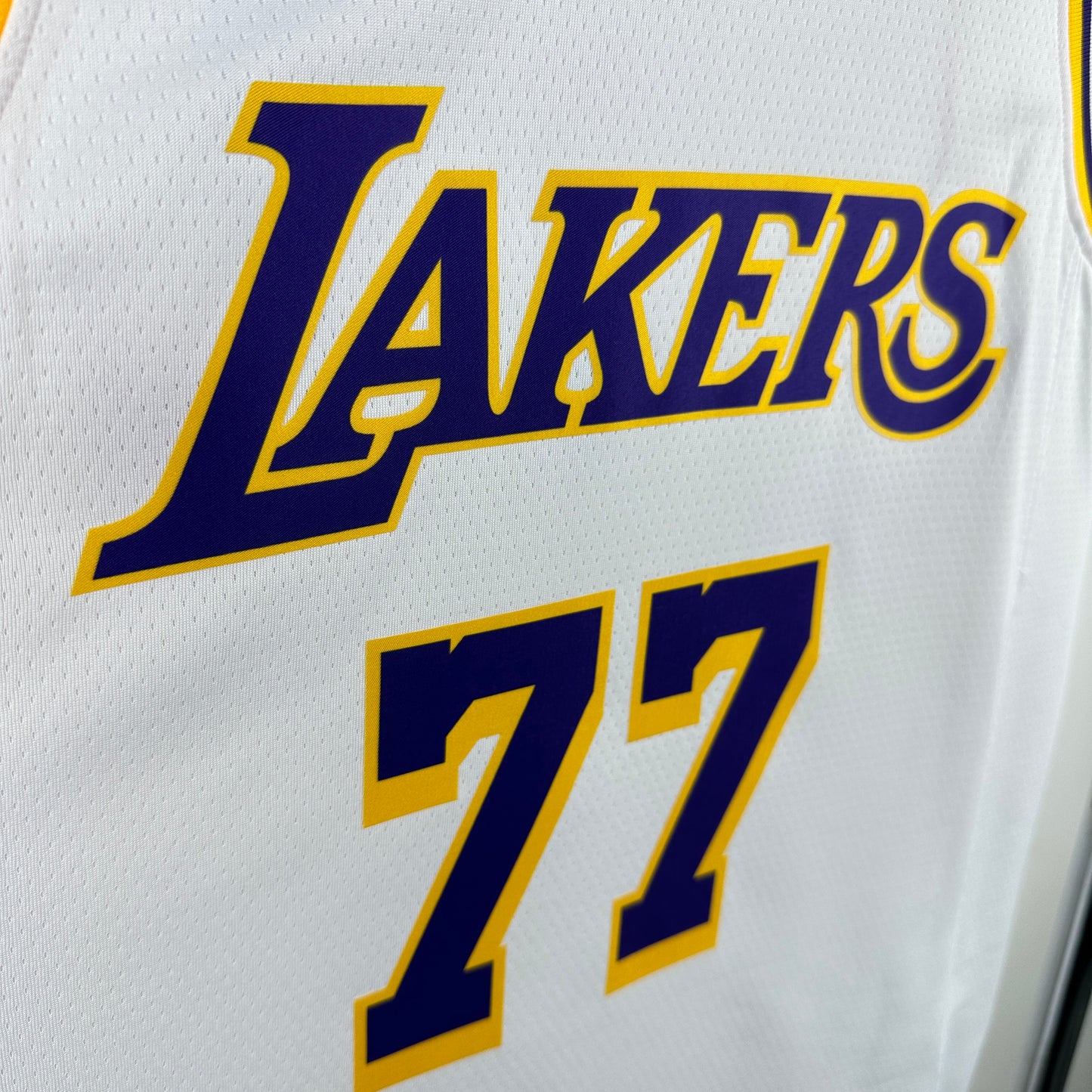 JERSEY LUKA DONCIC - LAKERS 24/25 - ASSOCIATION EDITION