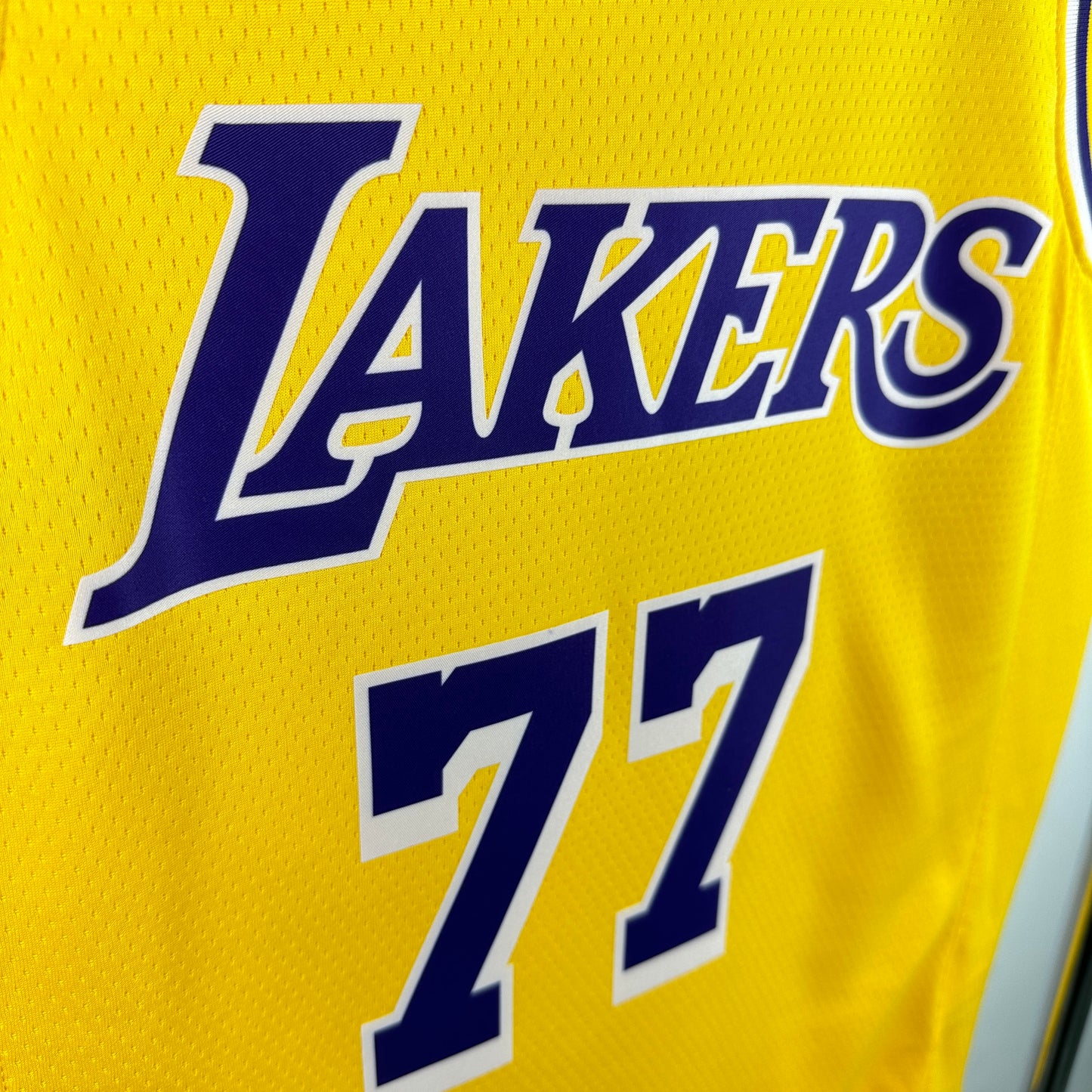 JERSEY LUKA DONCIC - LAKERS 24/25 - ICON EDITION